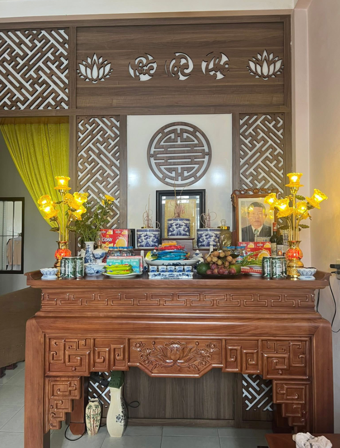 bàn thờ gỗ hương